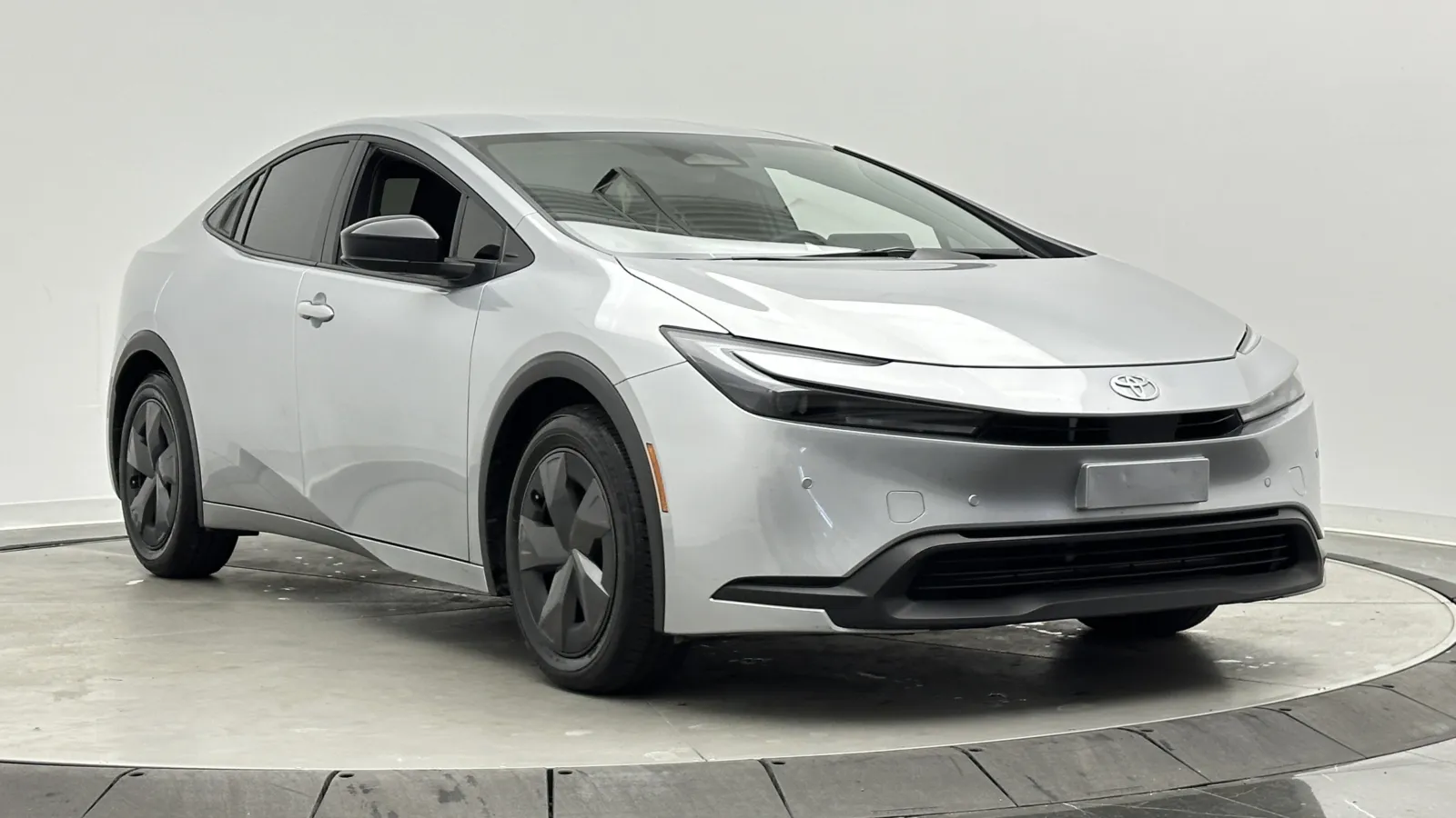 Toyota Prius photo 3