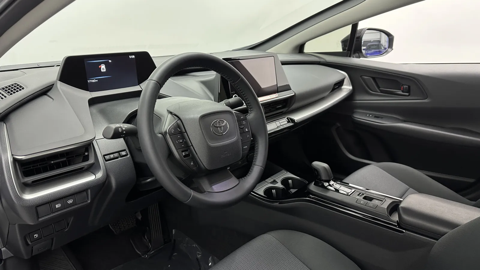 Toyota Prius photo 11
