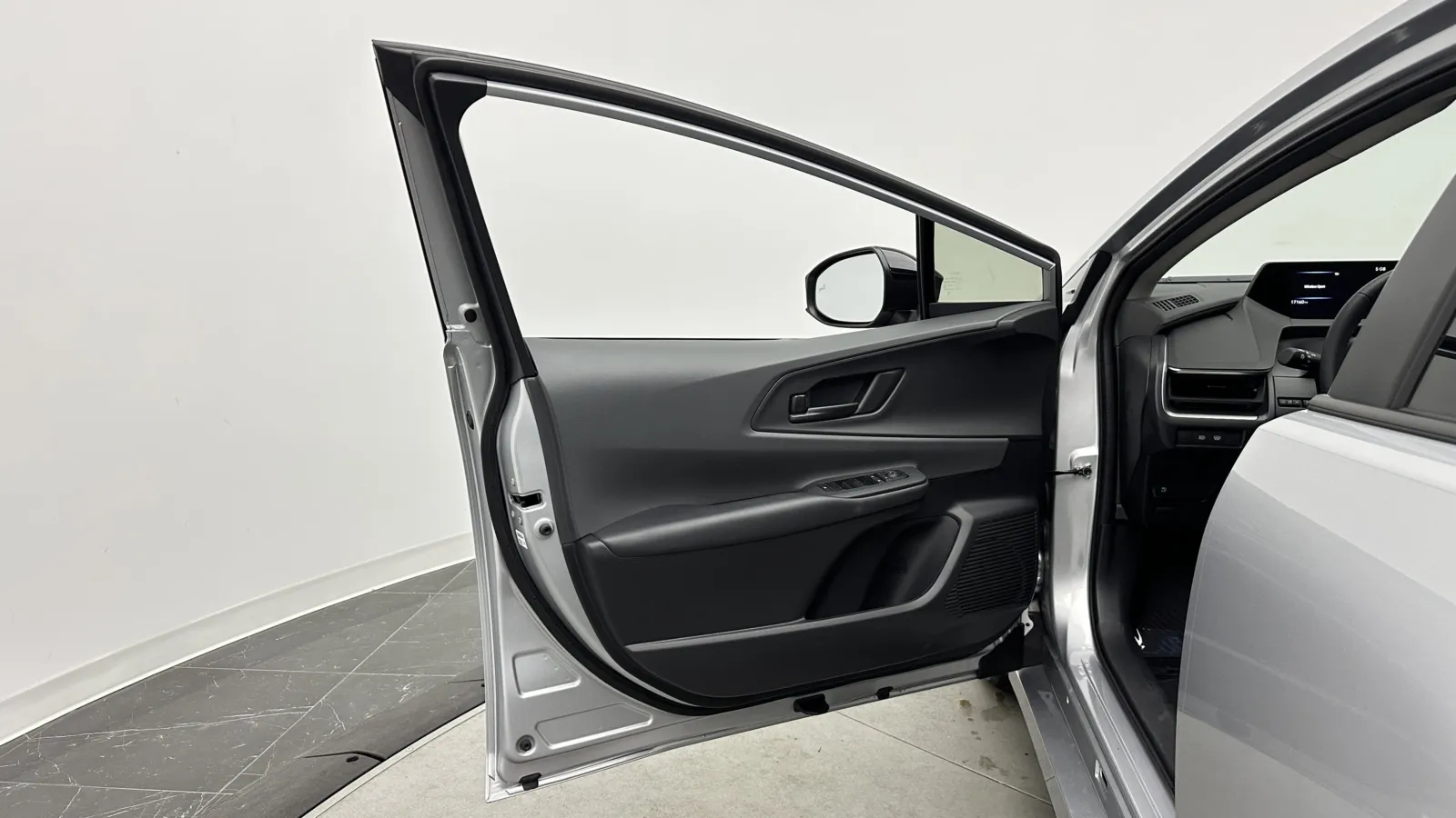 Toyota Prius photo 8