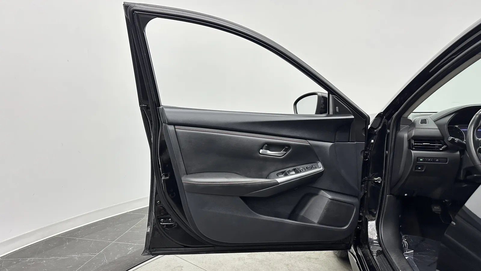 Nissan Sentra photo 9