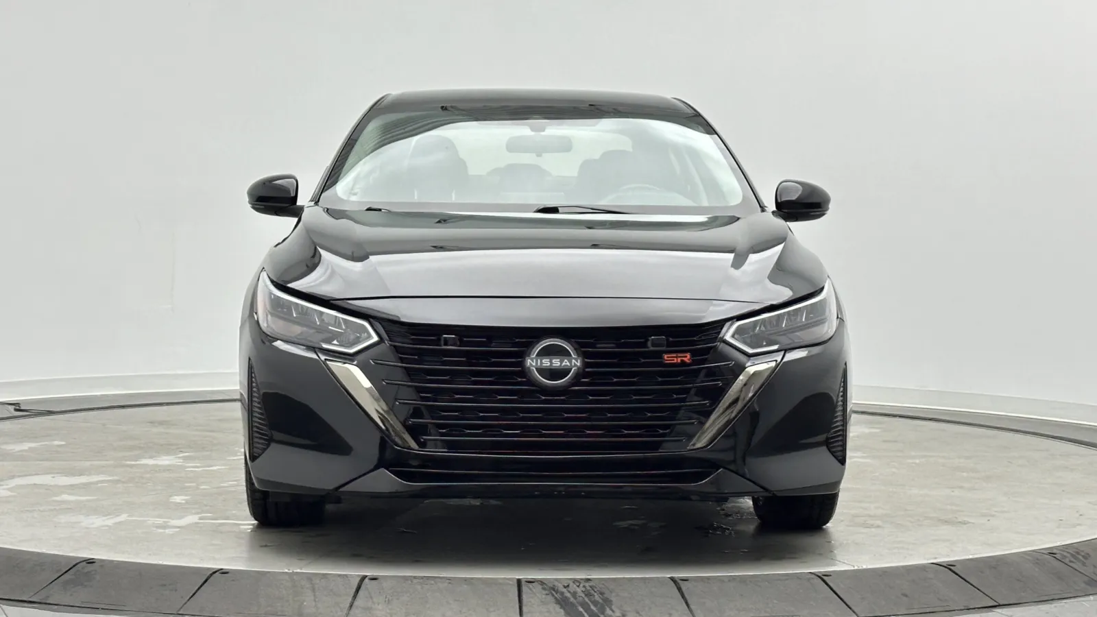 Nissan Sentra photo 2