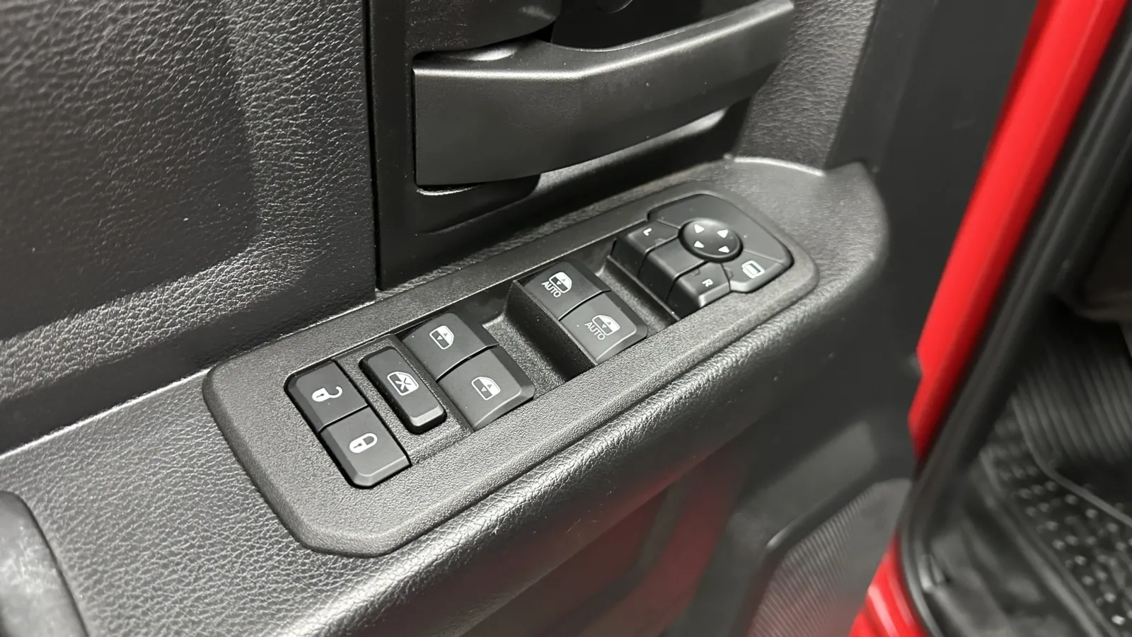 Ram 2500 photo 9
