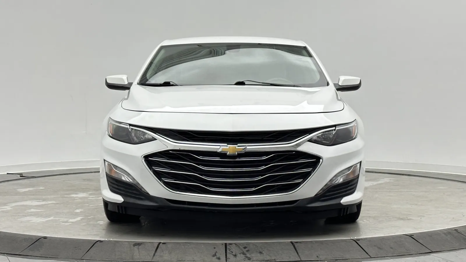 Chevrolet Malibu photo 2