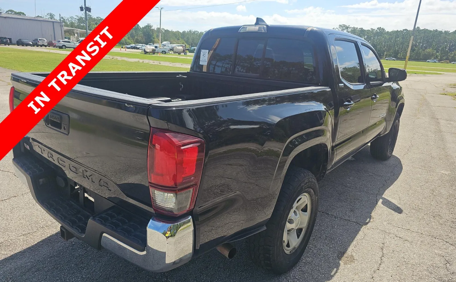 Toyota Tacoma photo 3