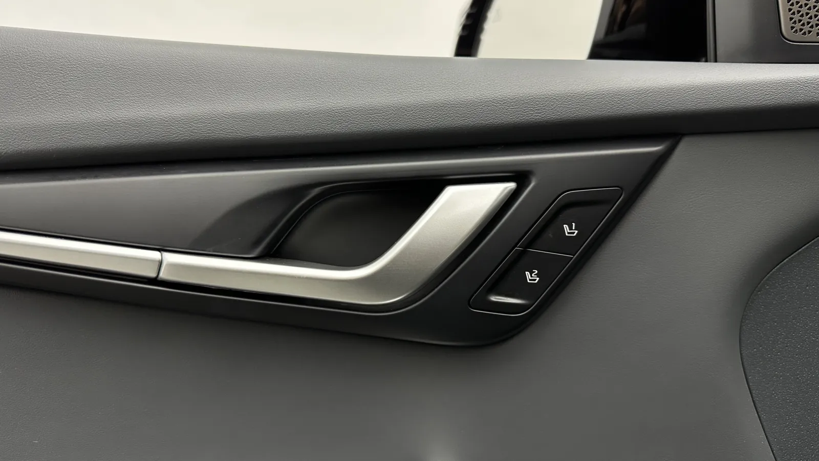 Kia EV6 photo 12