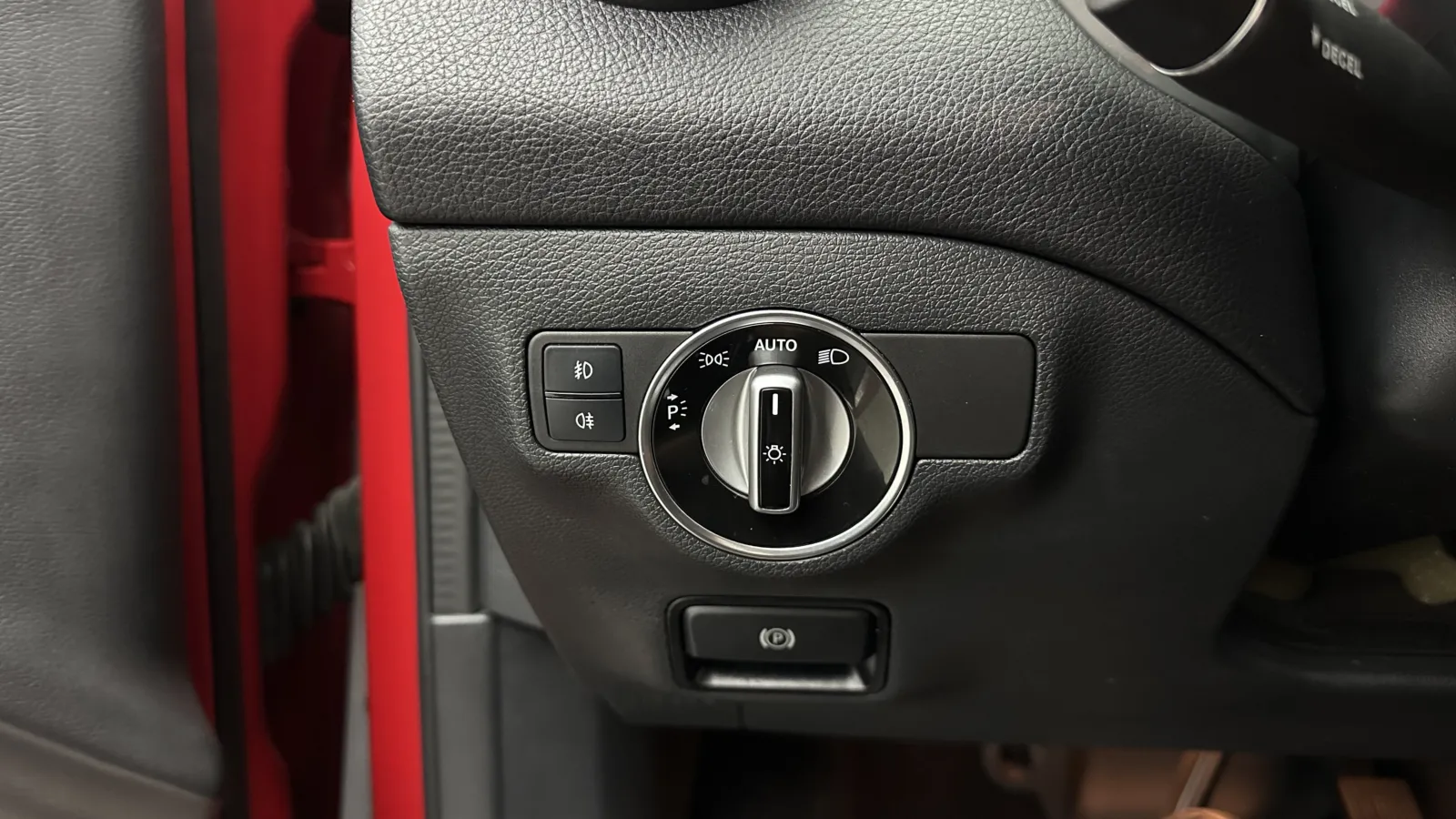 Mercedes-Benz GLA photo 18