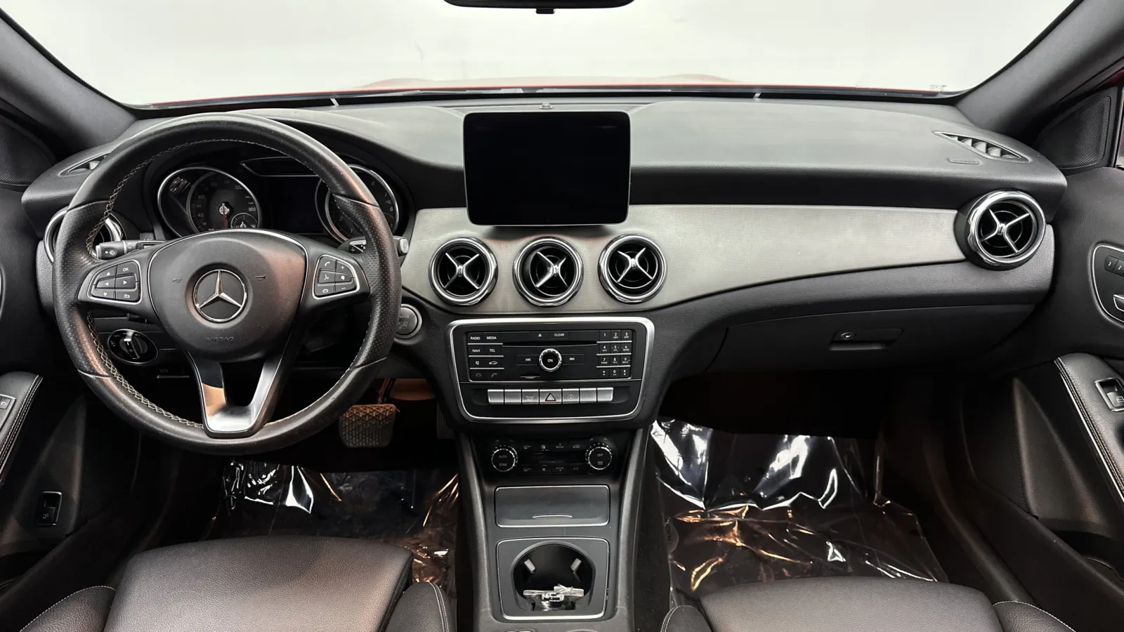 Mercedes-Benz GLA photo 27