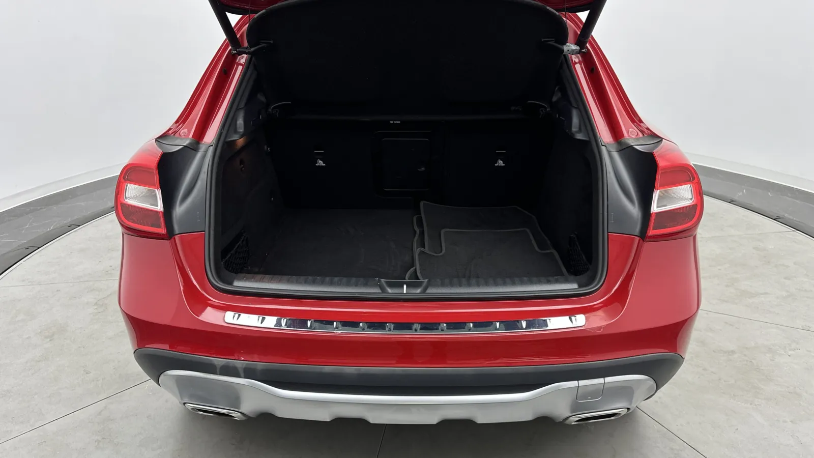 Mercedes-Benz GLA photo 21