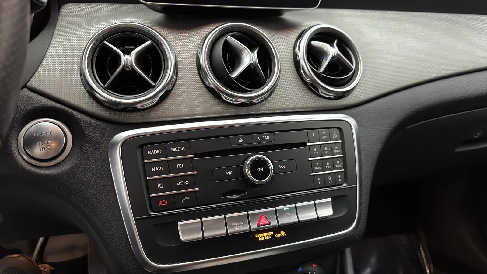 Mercedes-Benz GLA photo 13