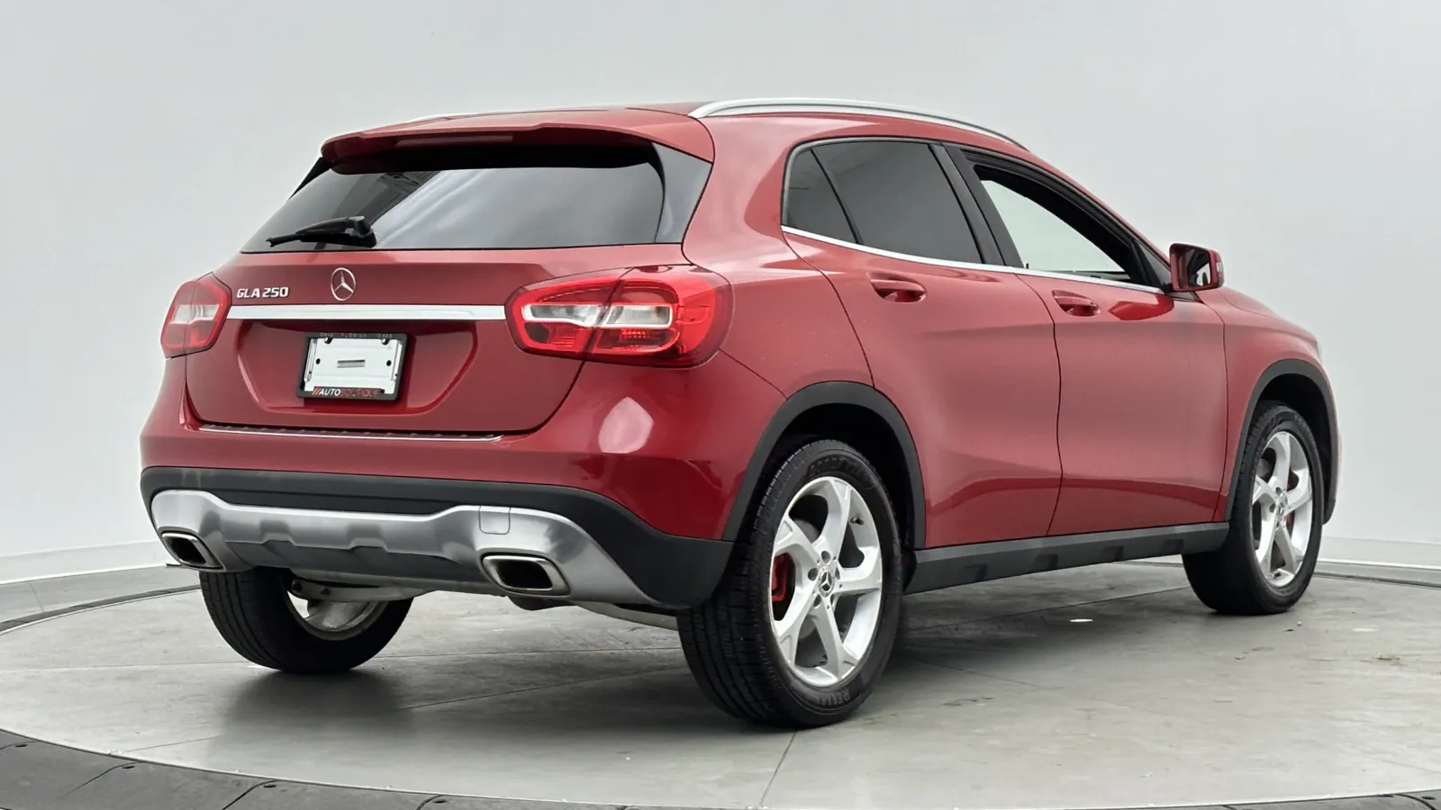 Mercedes-Benz GLA photo 7