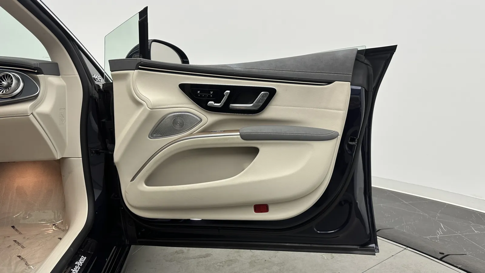 Mercedes-Benz EQS photo 39