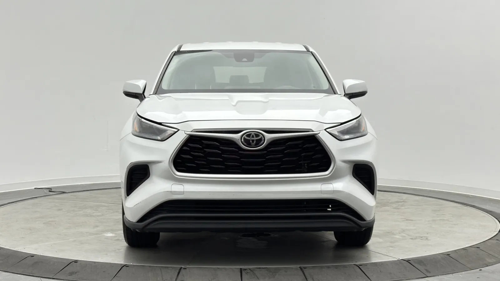Toyota Highlander photo 2