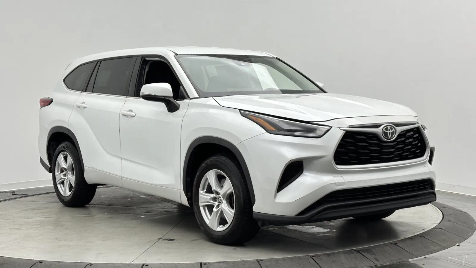 Toyota Highlander photo 3