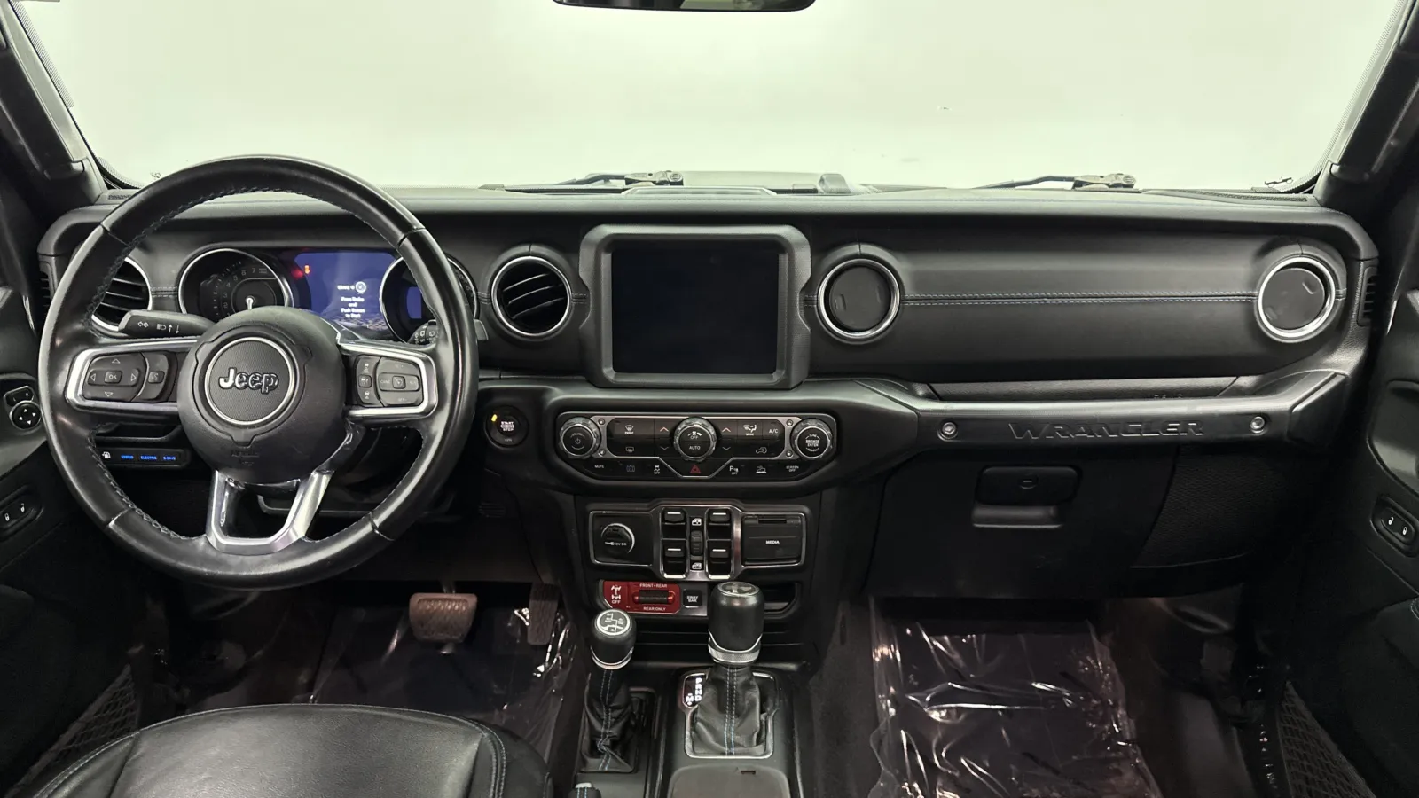 Jeep Wrangler photo 29