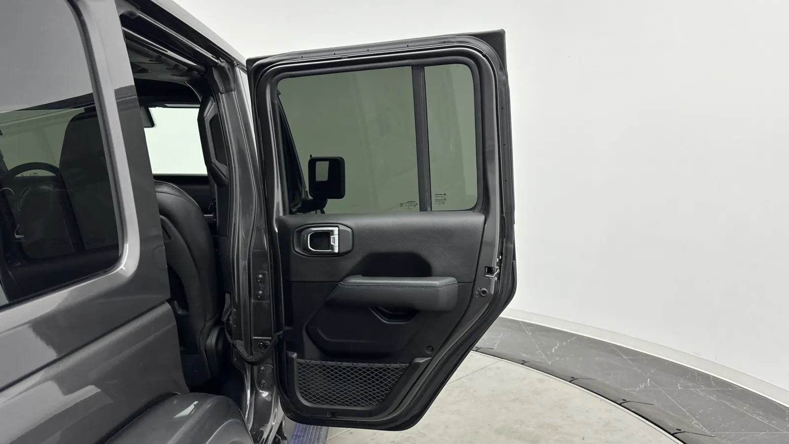 Jeep Wrangler photo 25