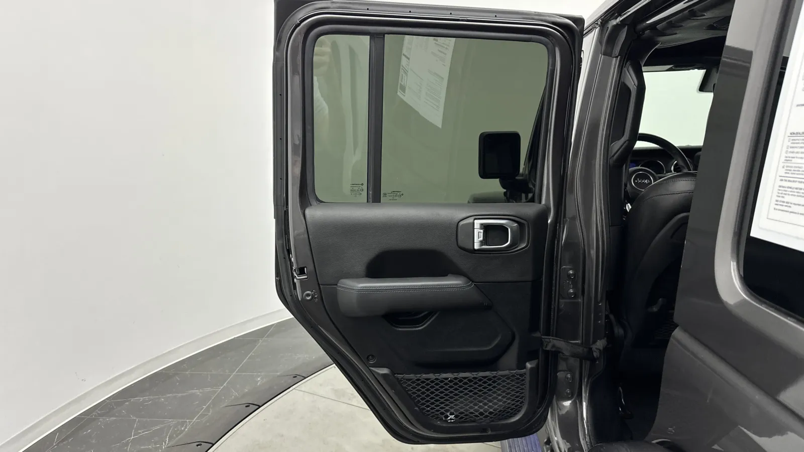 Jeep Wrangler photo 22