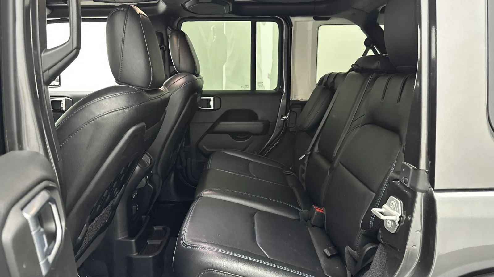 Jeep Wrangler photo 21