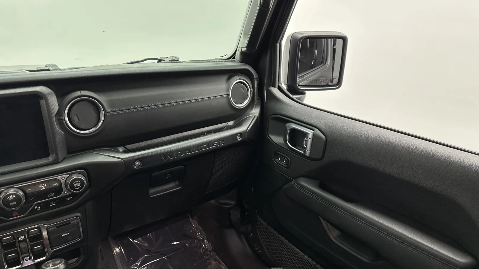 Jeep Wrangler photo 30
