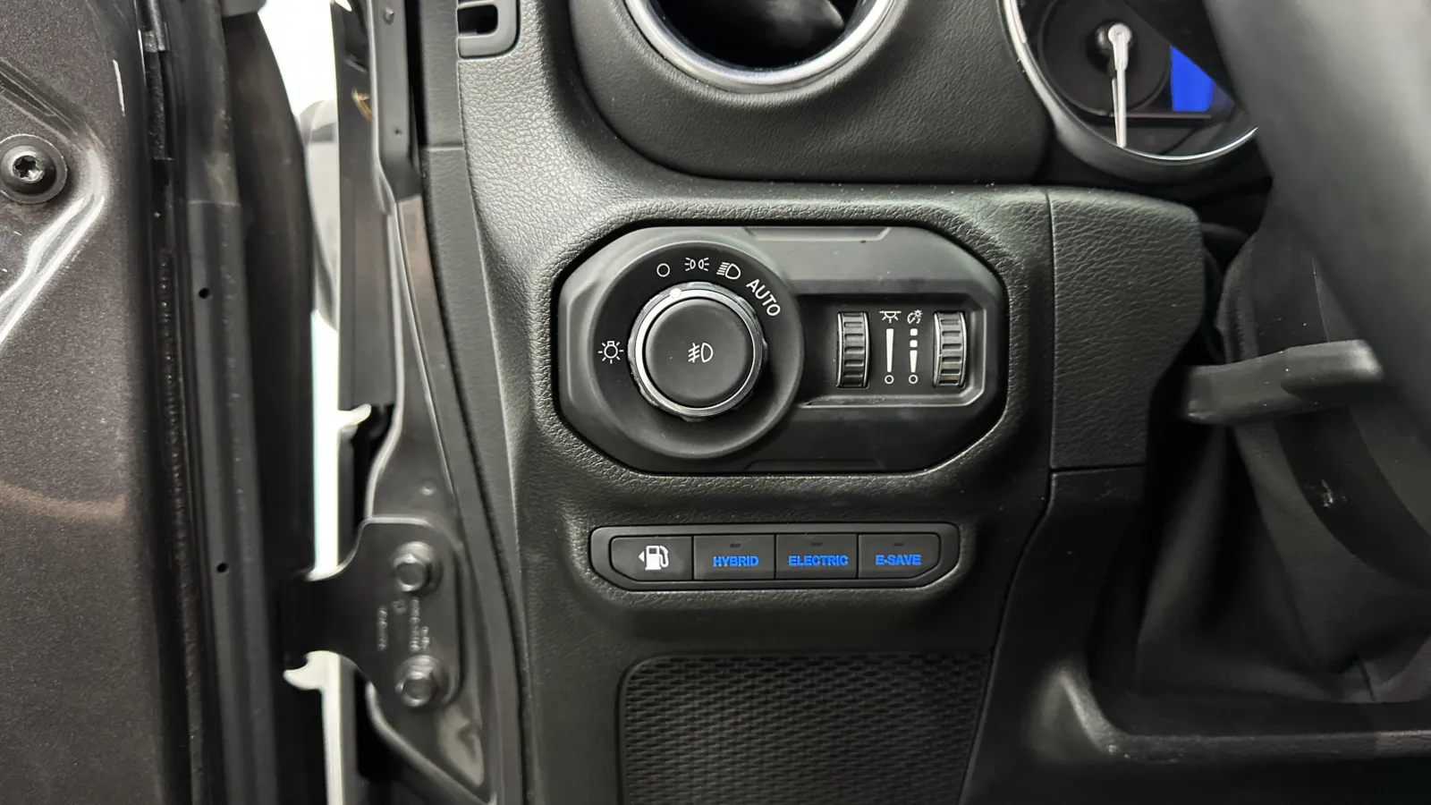 Jeep Wrangler photo 13