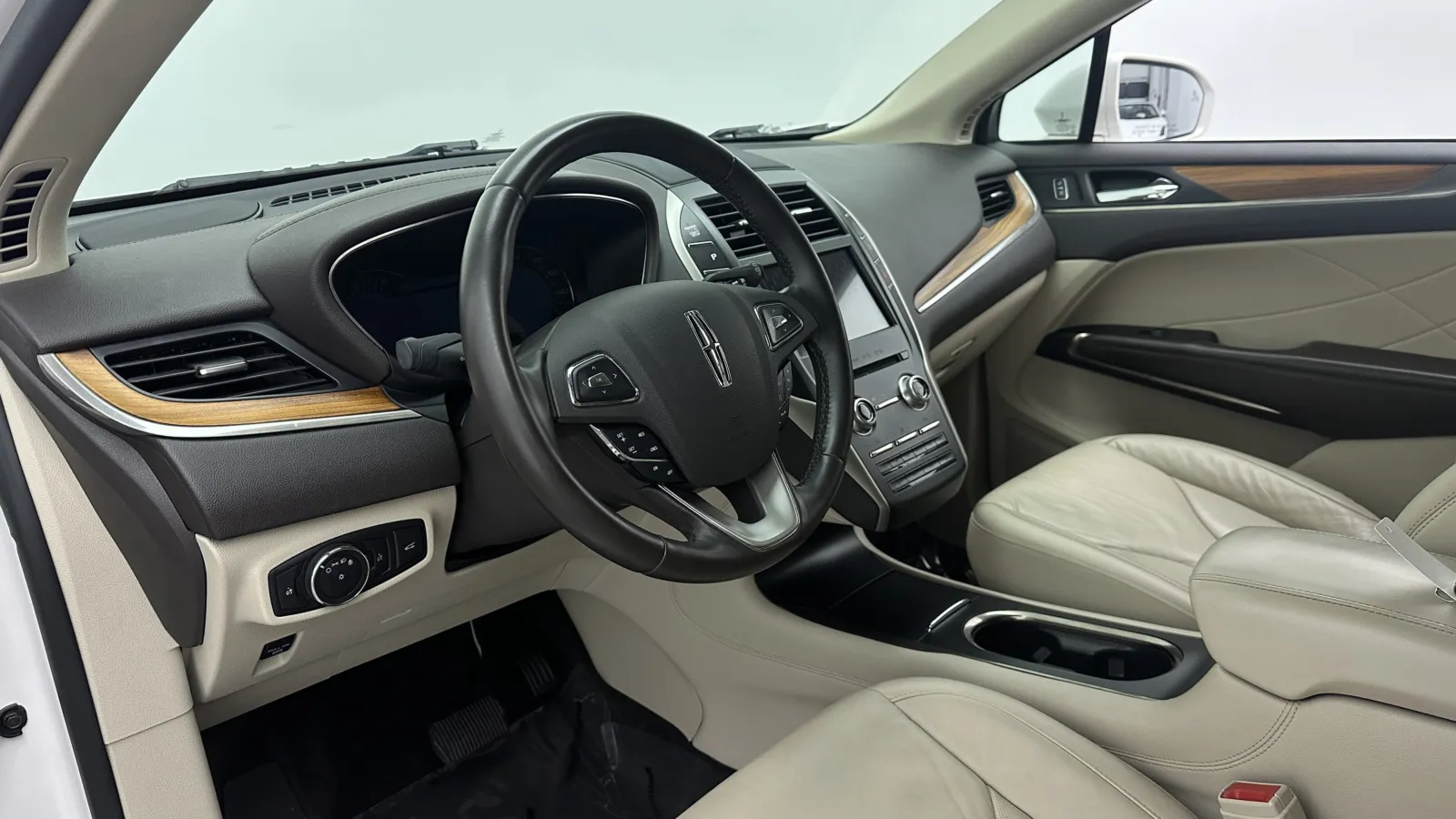Lincoln MKC photo 11