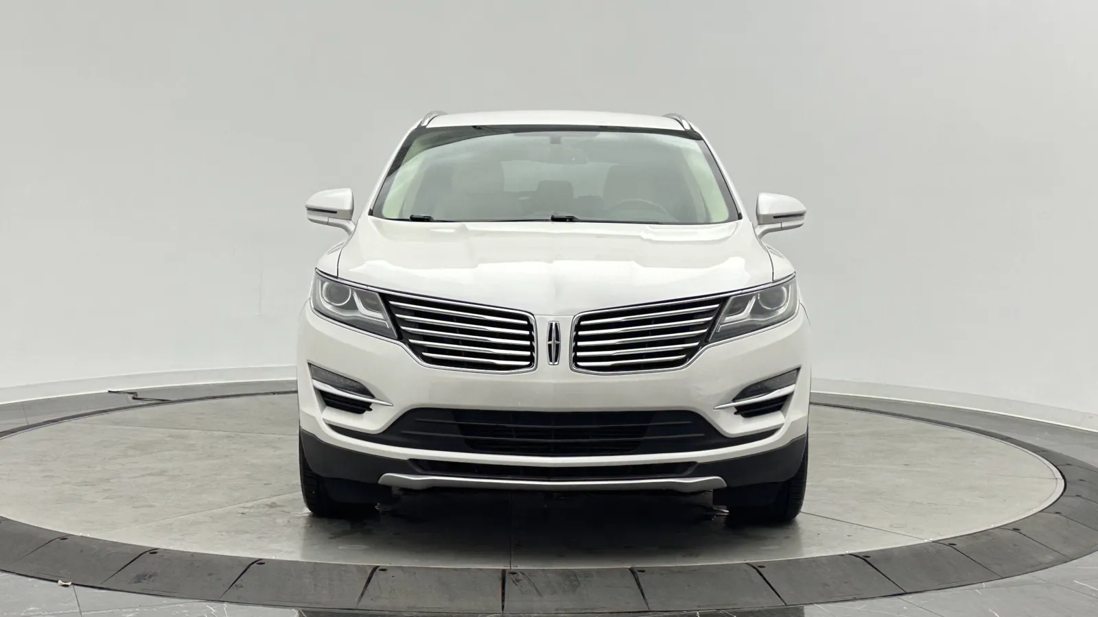 Lincoln MKC photo 2
