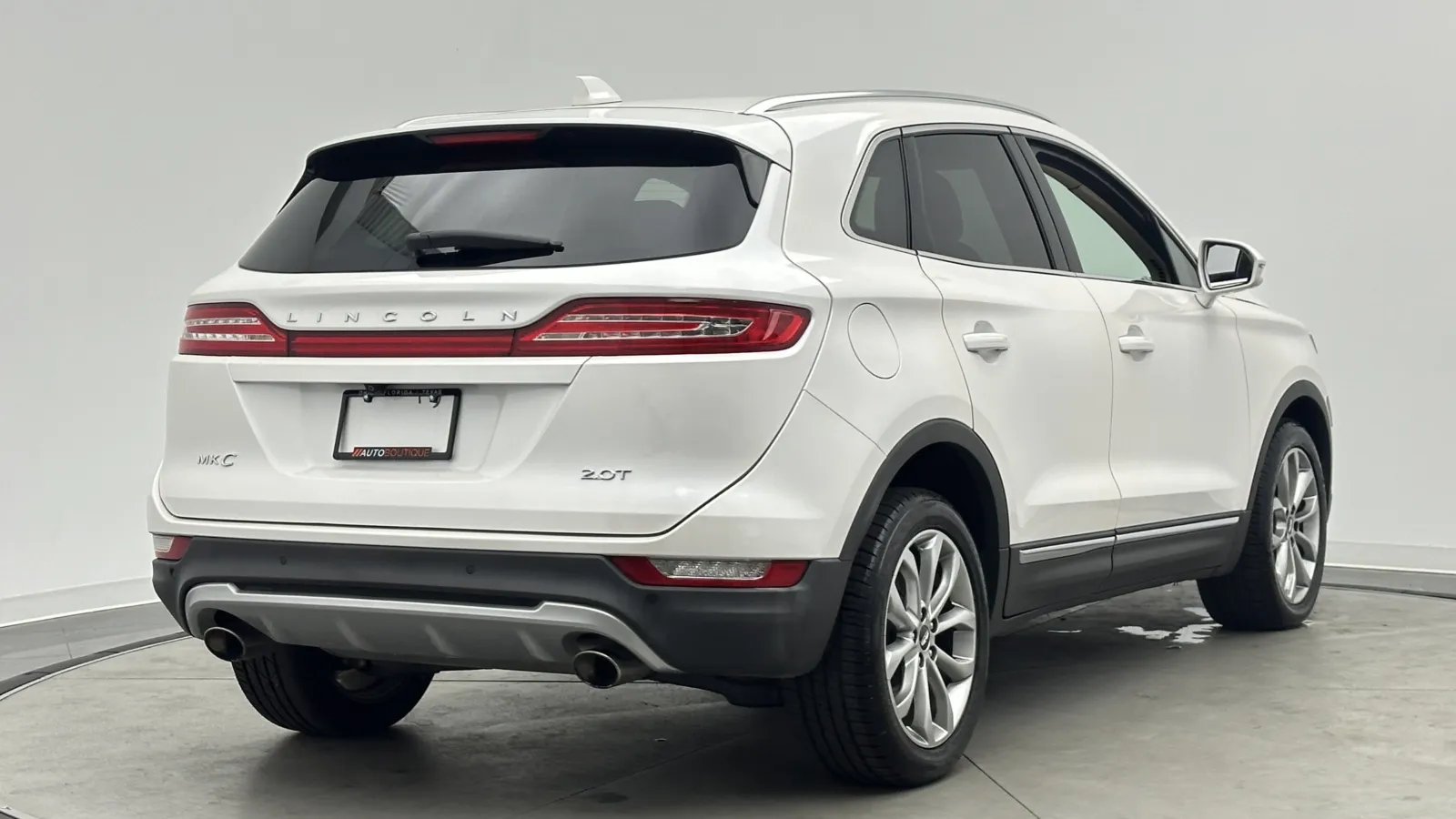 Lincoln MKC photo 8