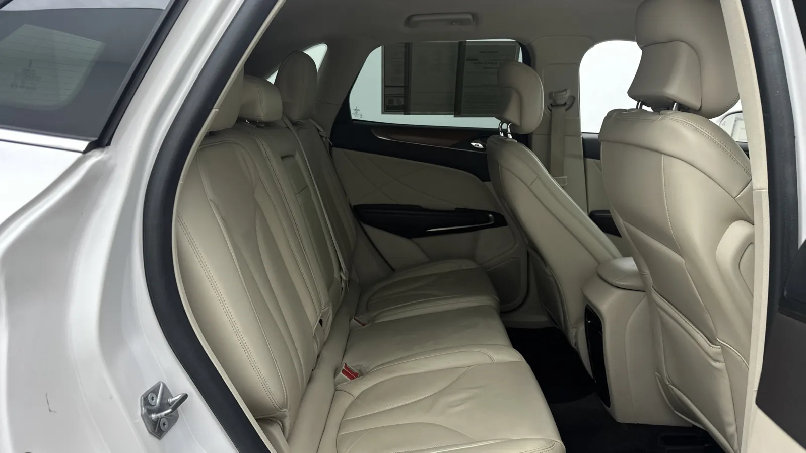 Lincoln MKC photo 28