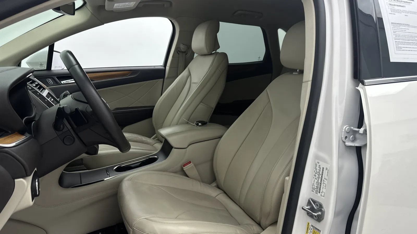 Lincoln MKC photo 16