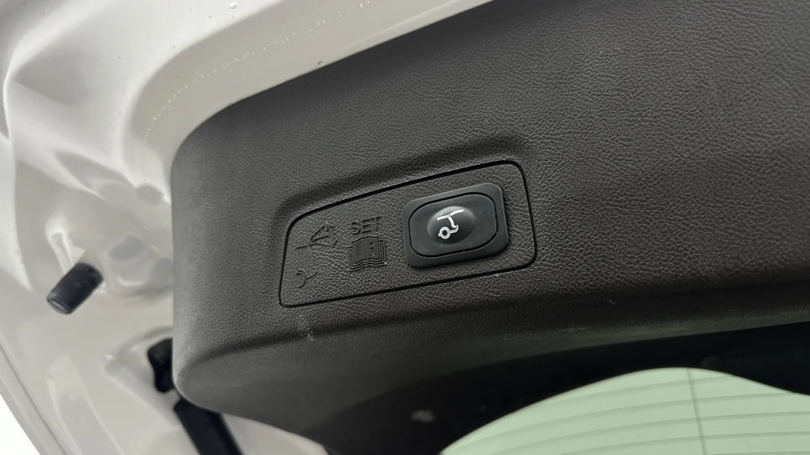Lincoln MKC photo 26
