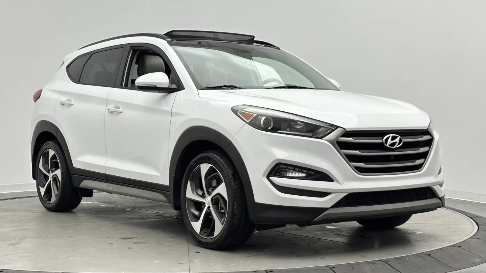 Hyundai Tucson photo 3