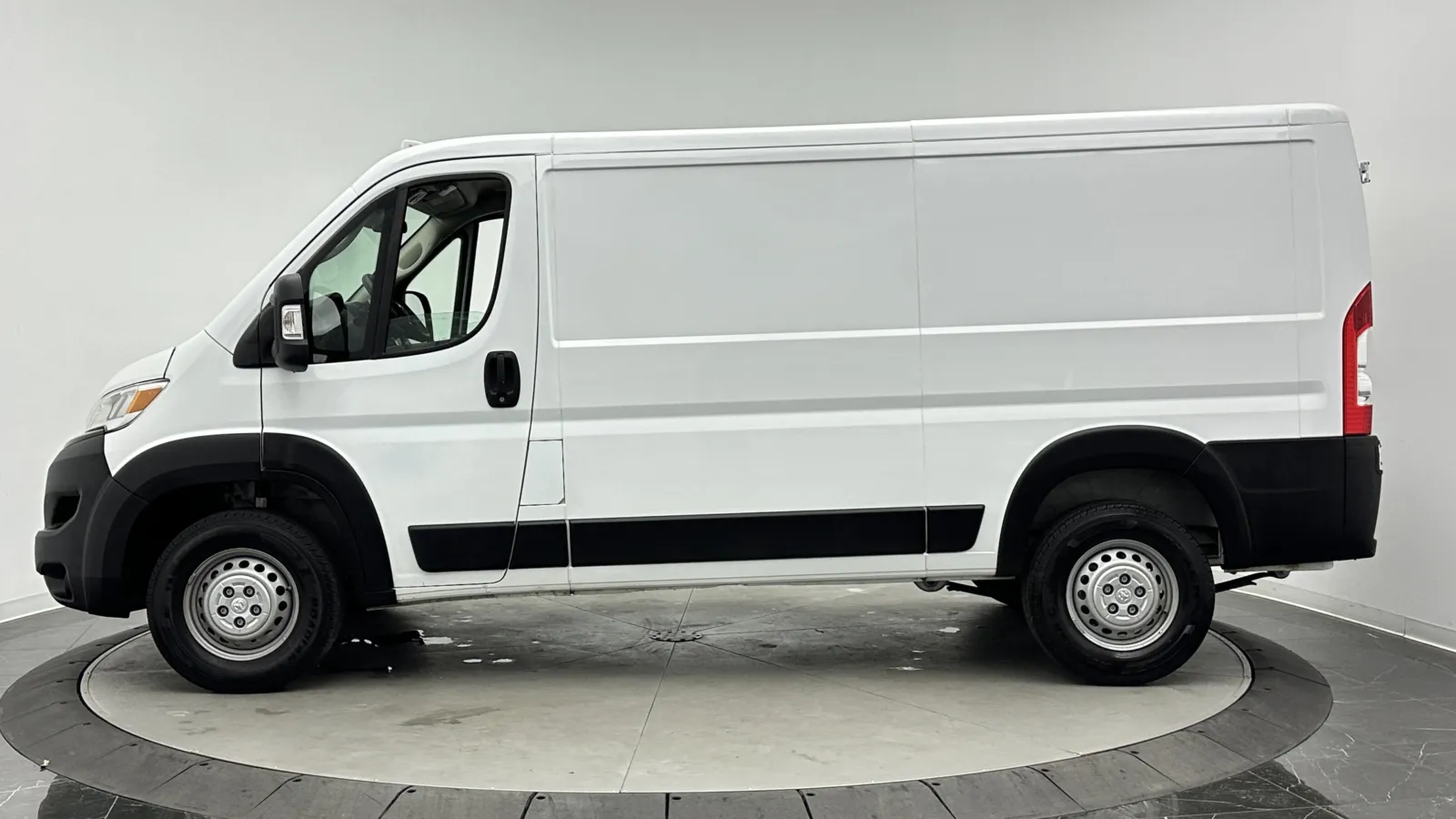 Ram Cargo Van photo 6