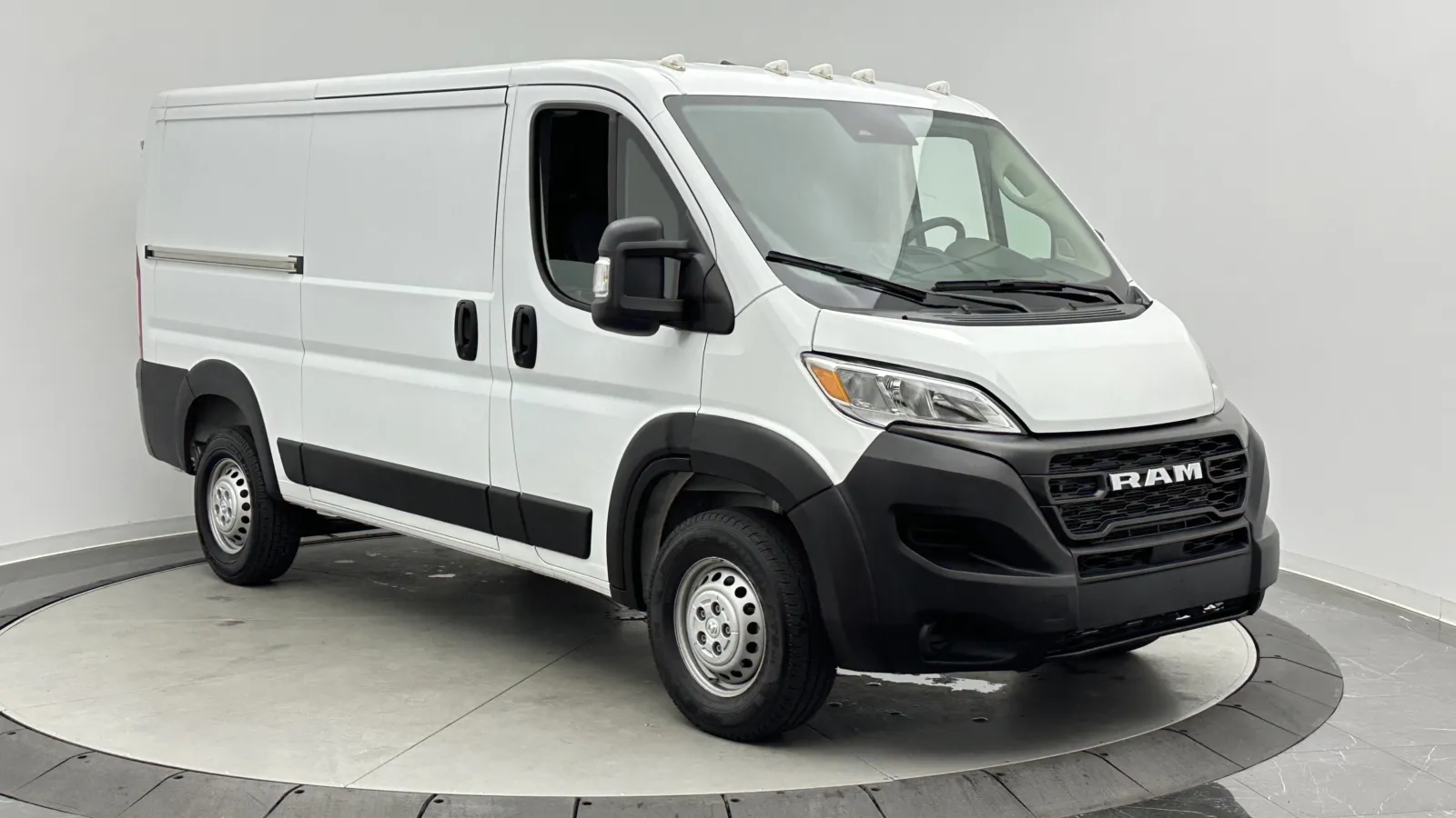 Ram Cargo Van photo 3