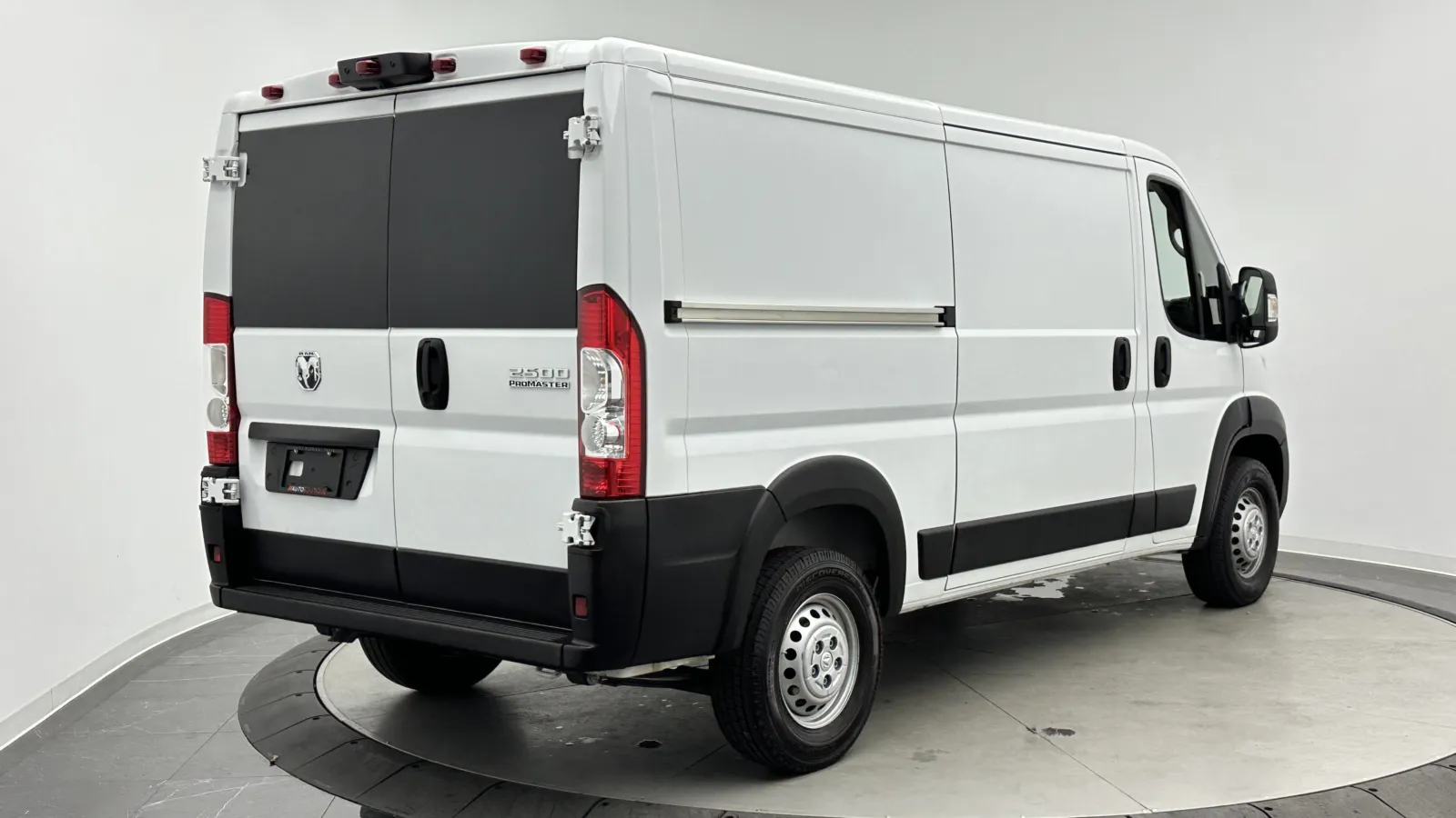 Ram Cargo Van photo 5
