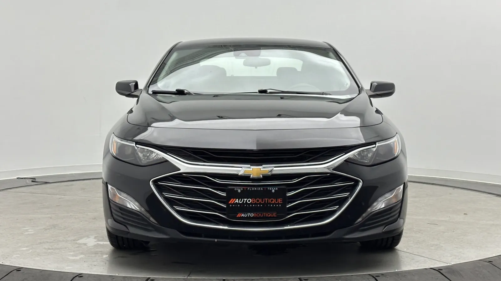 Chevrolet Malibu photo 2