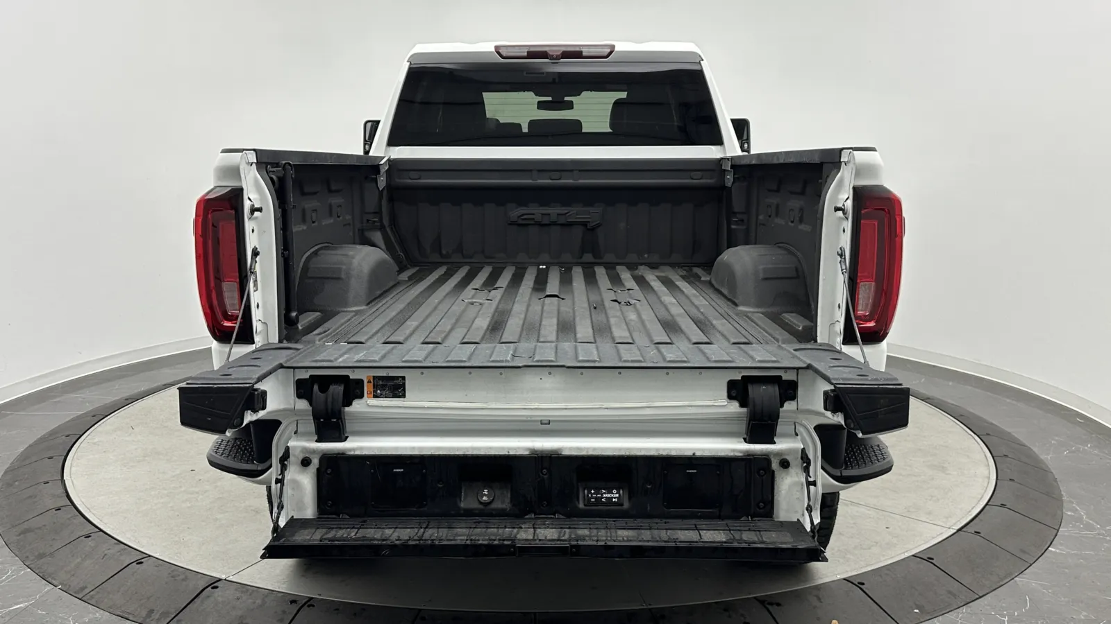 GMC Sierra photo 28