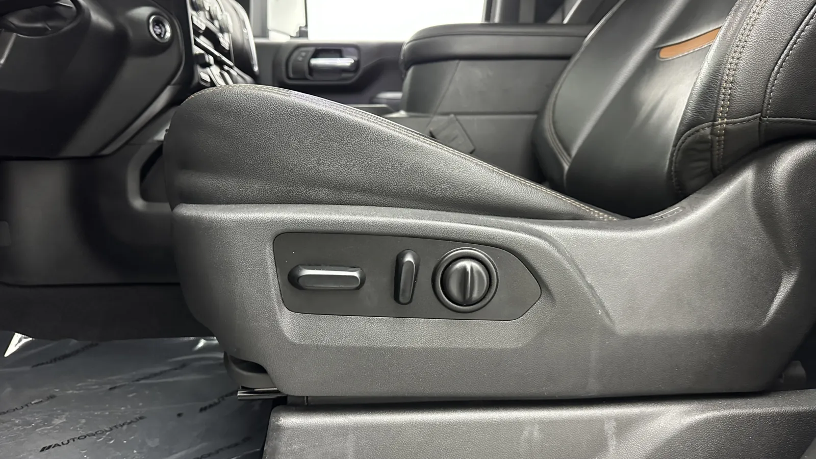 GMC Sierra photo 15