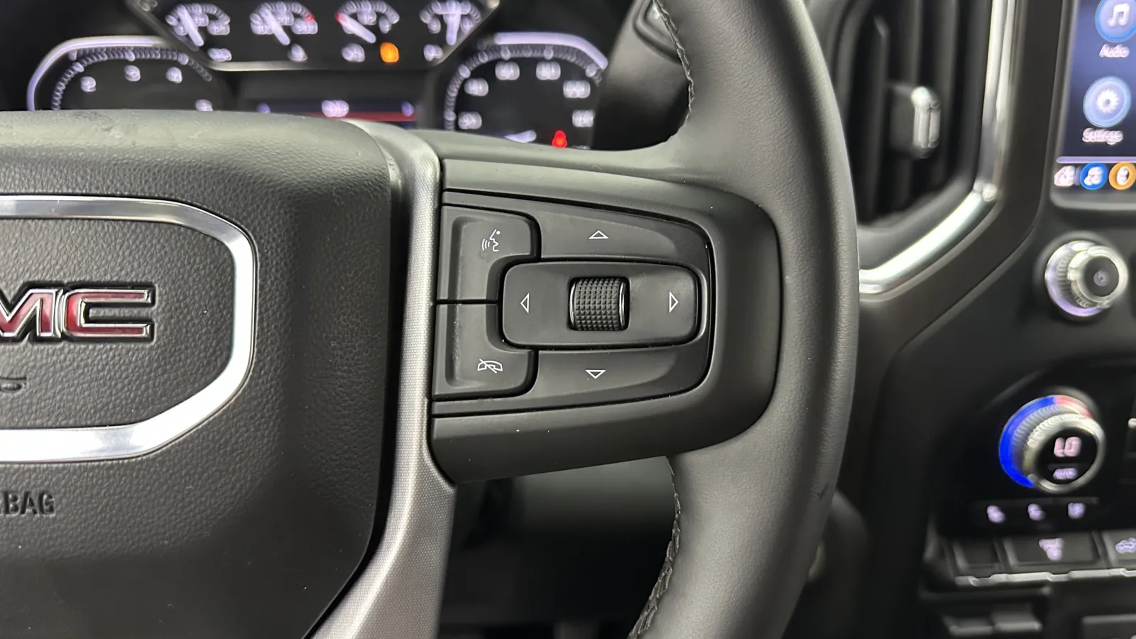 GMC Sierra photo 23
