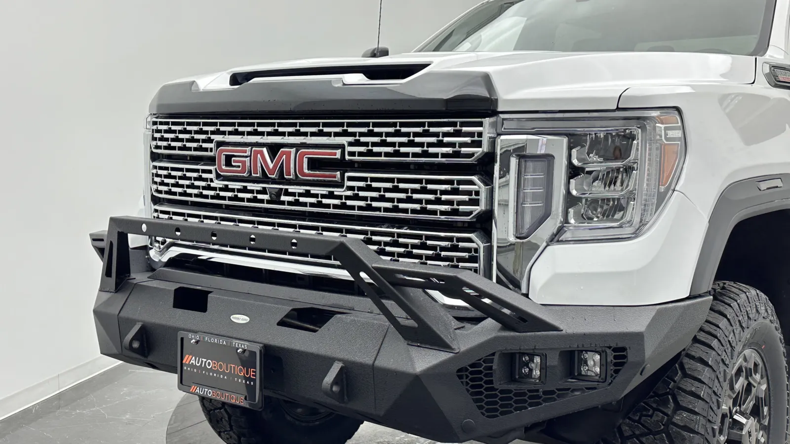 GMC Sierra photo 8