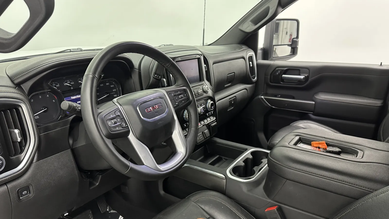 GMC Sierra photo 11