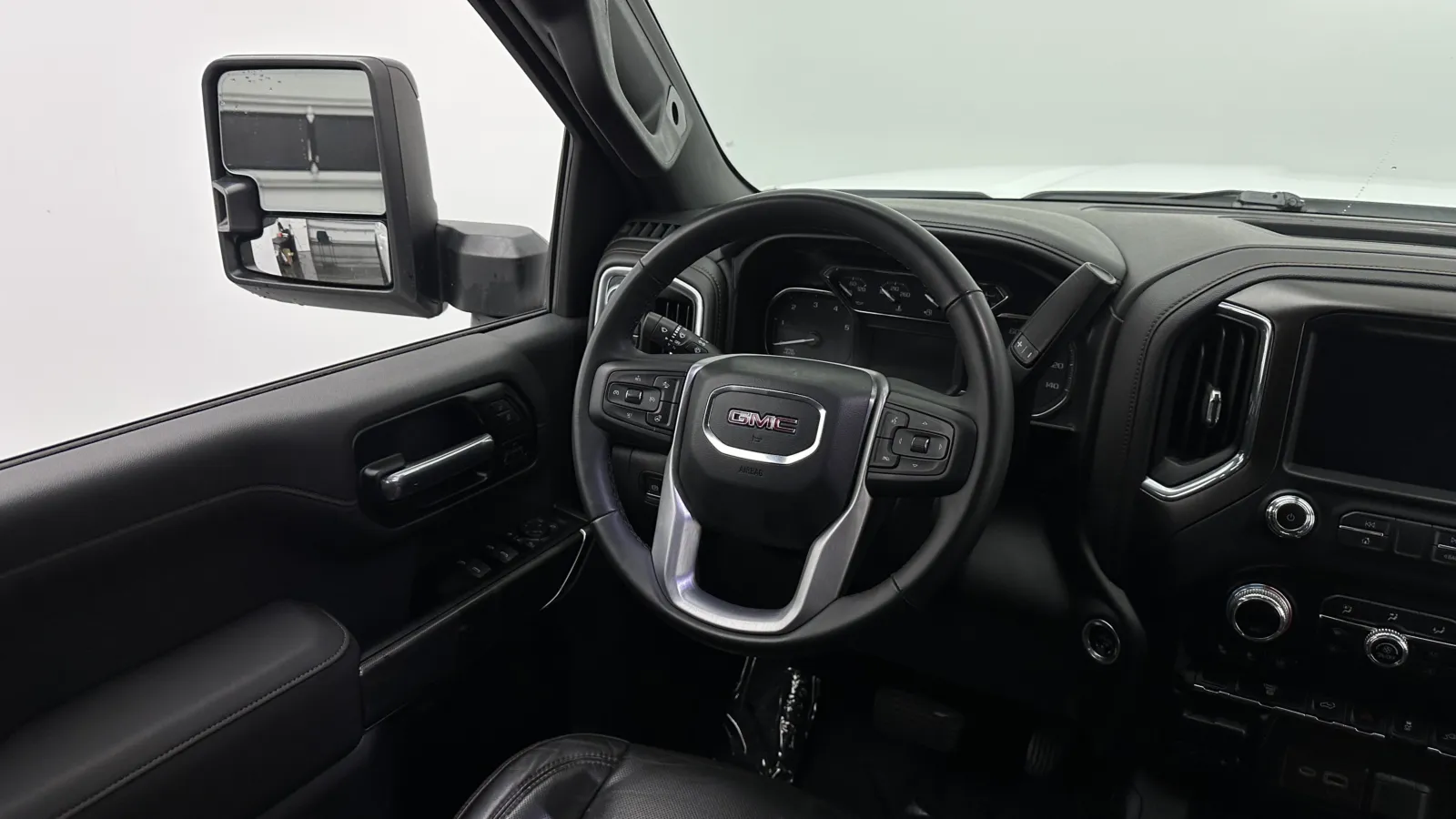 GMC Sierra photo 32