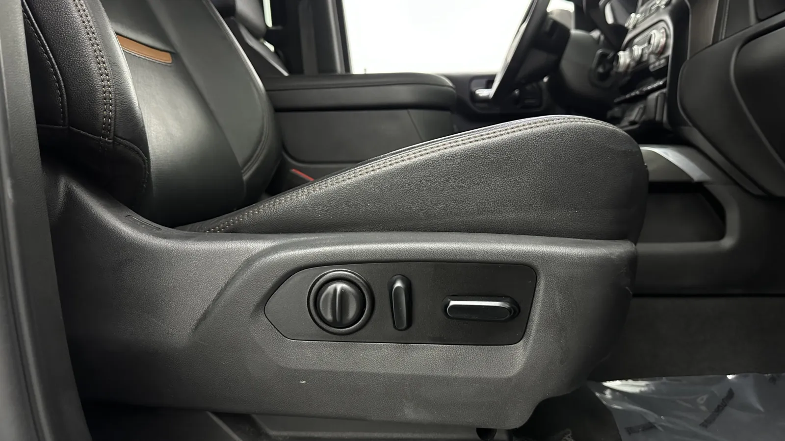 GMC Sierra photo 37