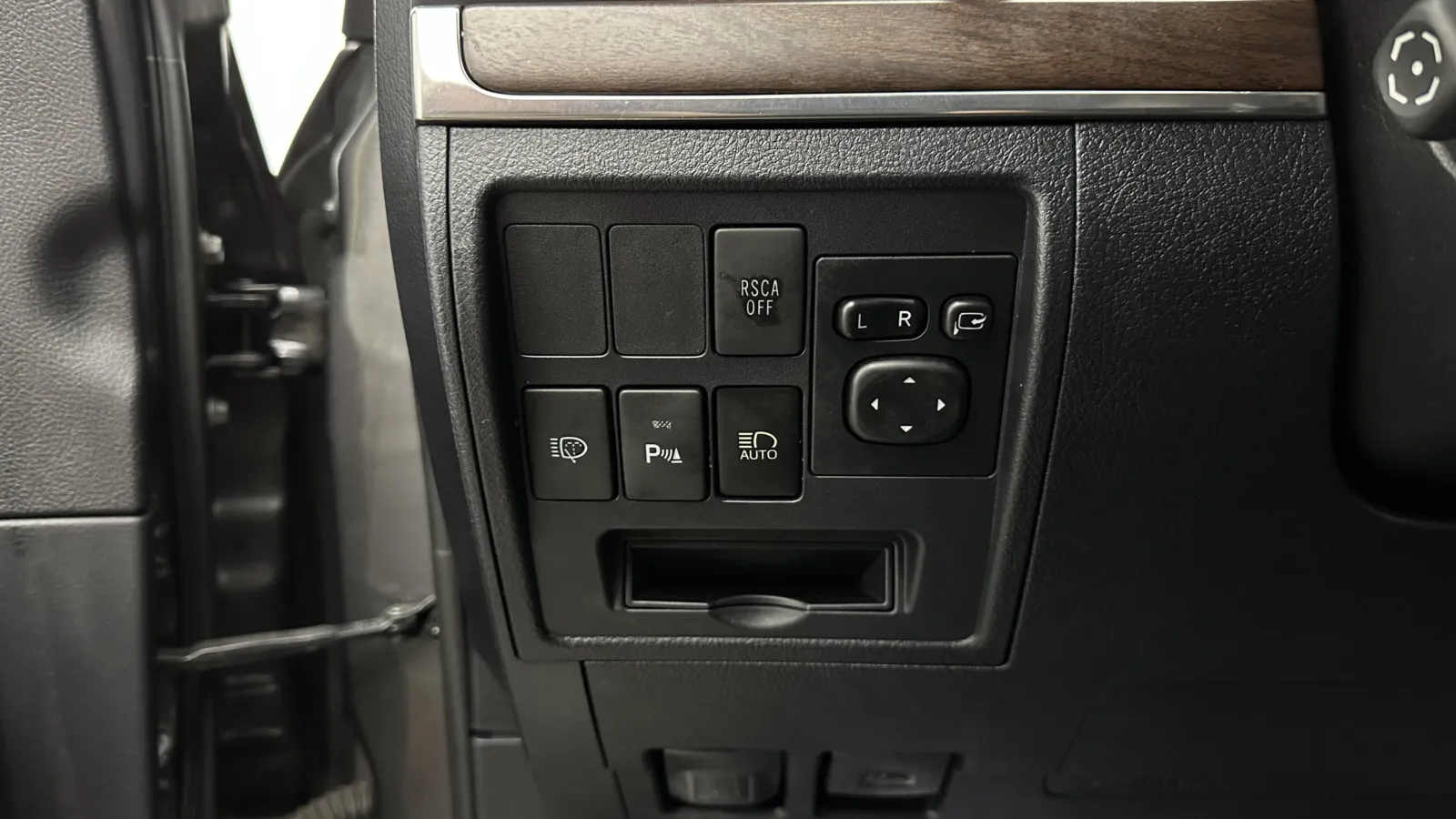 Toyota Land Cruiser photo 16