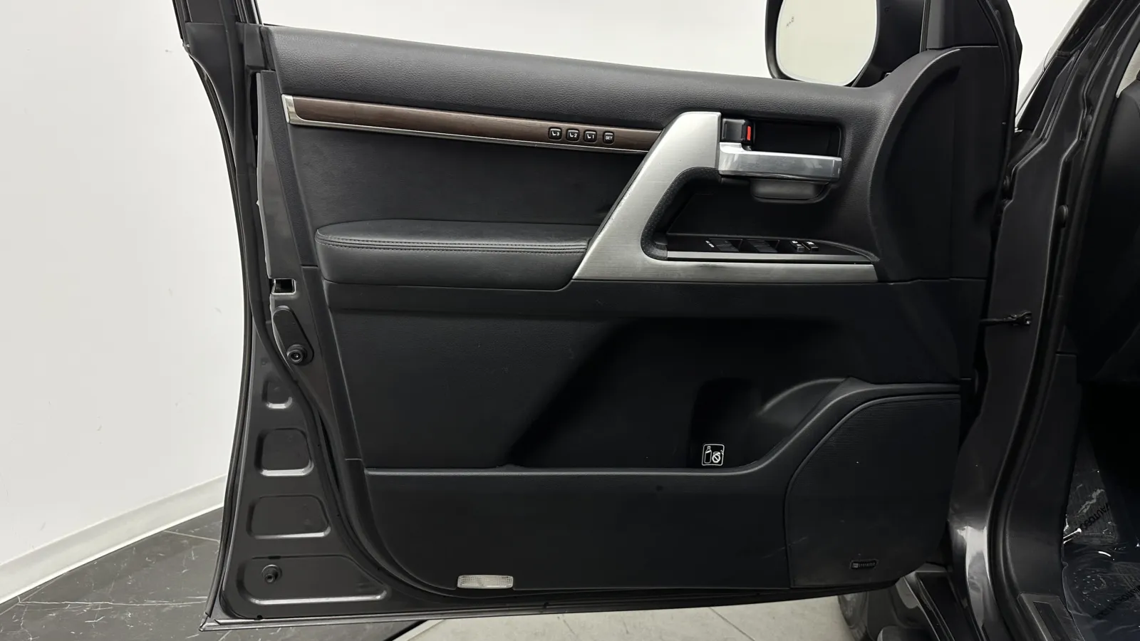 Toyota Land Cruiser photo 10