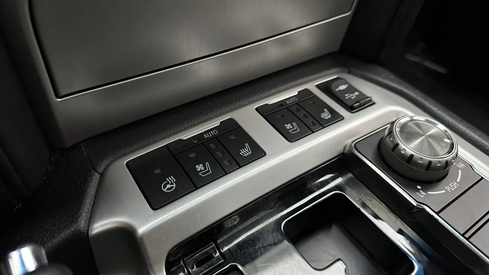 Toyota Land Cruiser photo 19