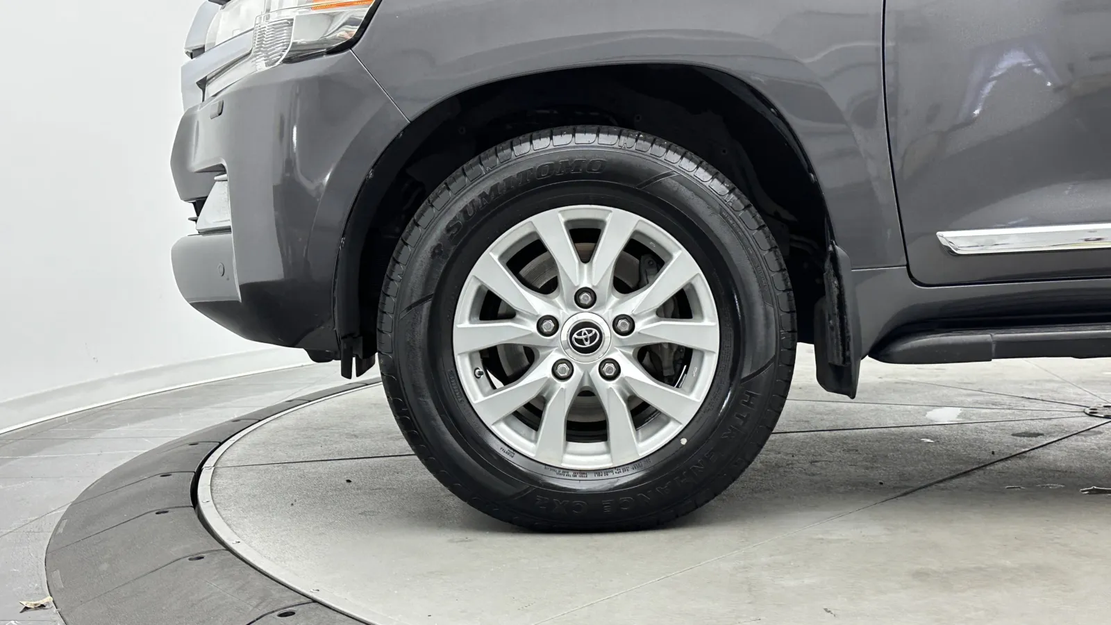Toyota Land Cruiser photo 9