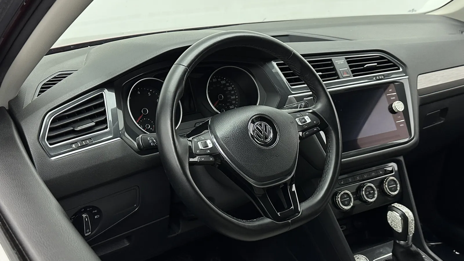 Volkswagen Tiguan photo 8