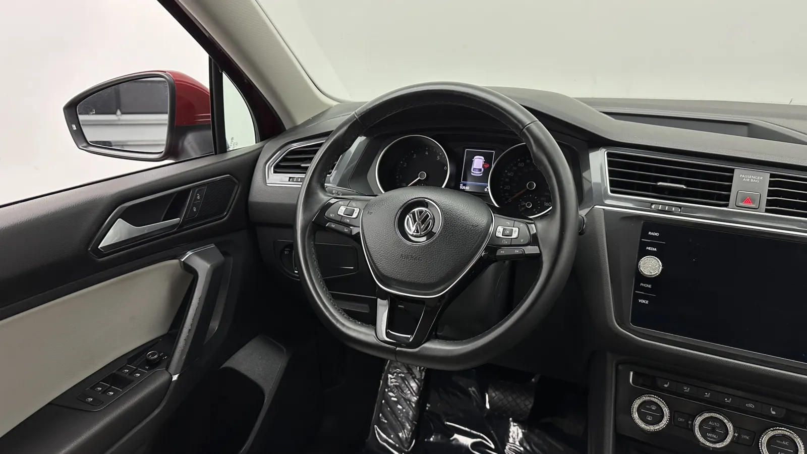 Volkswagen Tiguan photo 28