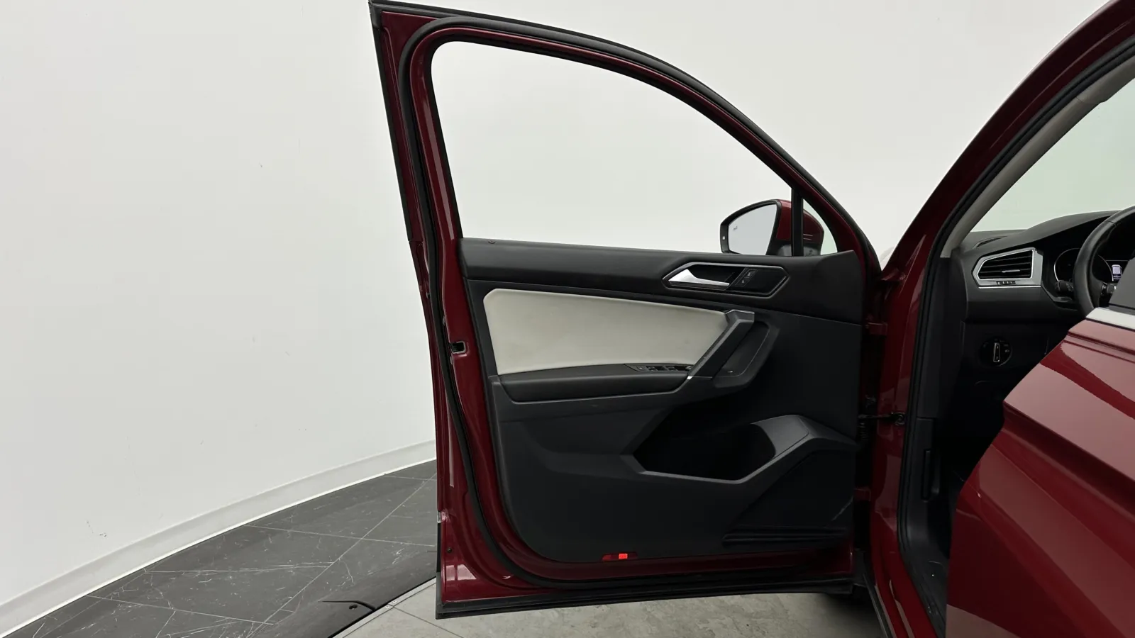 Volkswagen Tiguan photo 9