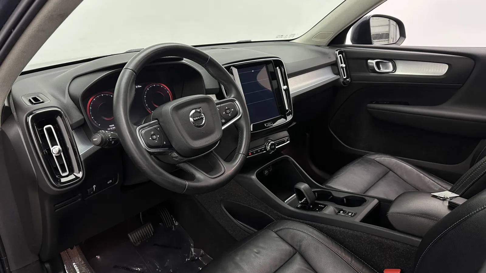 Volvo XC40 photo 11