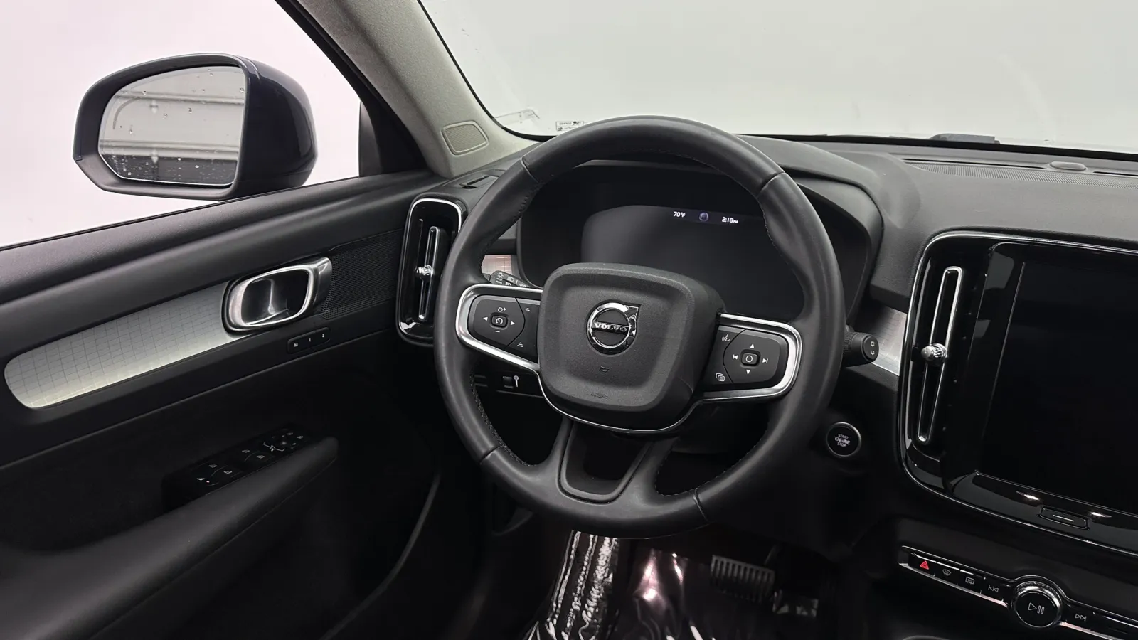 Volvo XC40 photo 30